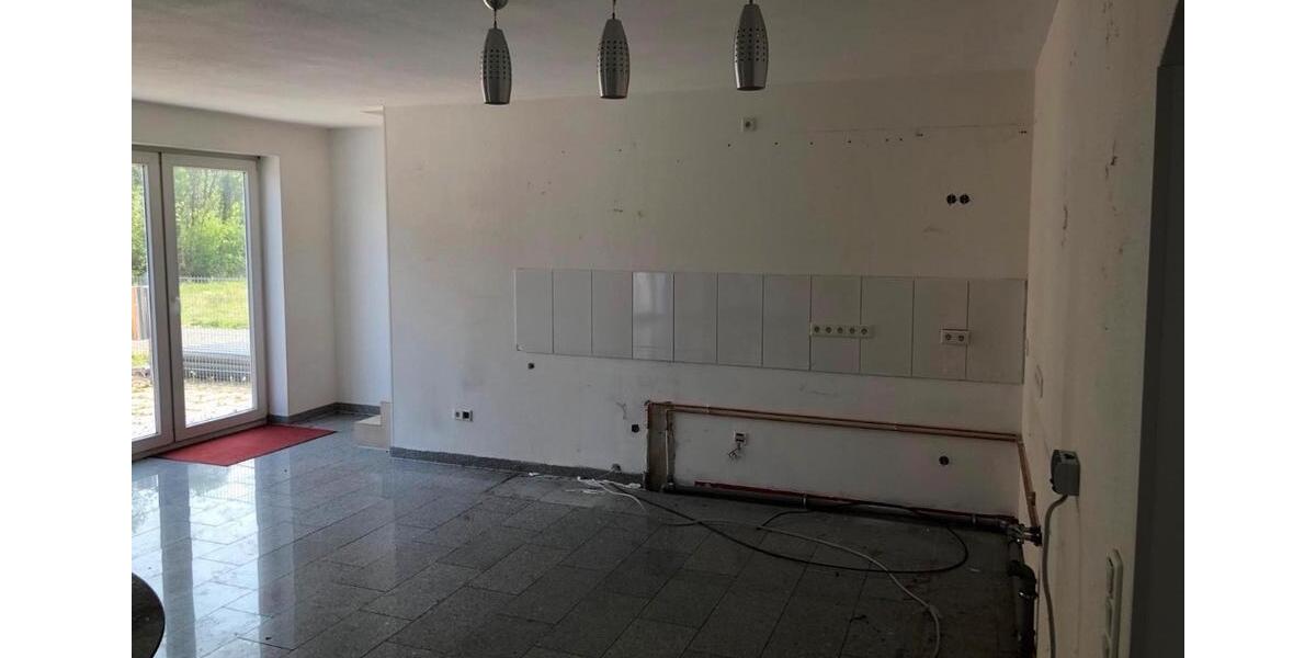 Reihenhaus Holzwickede - 5 Zimmer, 200 m&sup2;, 1.500&euro; | Angebot:25352181