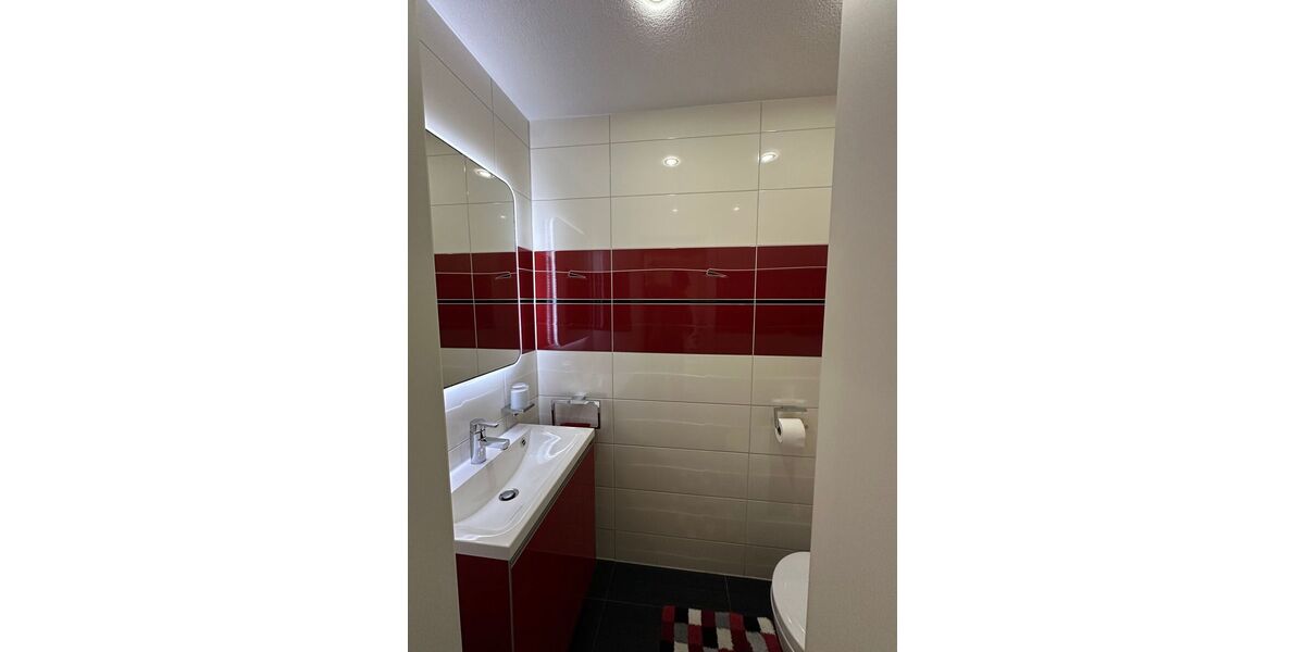 3-Zi-Wohnung mit Traumblick und LageTeilmöbliertGarageAufzug - von privat zu verkaufen! - Appartement Pforzheim Nordstadt | Angebot:26972518