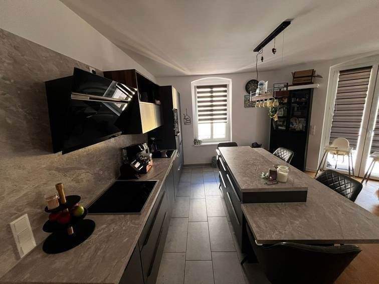 Luxuriöse 3-Zimmer-Wohnung mit Aufzug, Fußbodenheizung, Einbauküche, 2 Bädern & Wohnküche mit Balkon! 3 zimmer