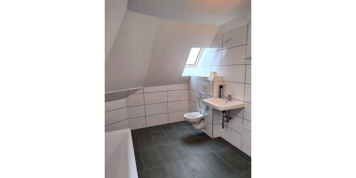 3,5-Zimmer-Dachgeschosswohnung in HammHerringen – Vermietet und top-modernisiert 3.5 zimmer