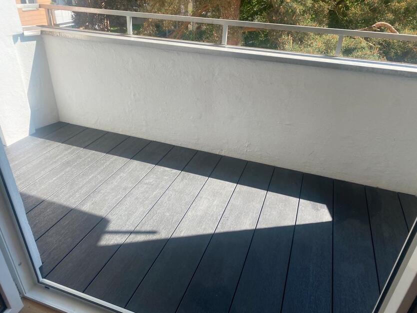 Ruhige sonnige 2 Zimmerwohnung neu renoviert zu verkaufen
