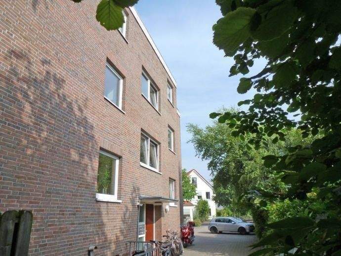 Kleines Apartment im Dachgeschoss mit sonniger Loggia in beliebter Wohnlage von Oldenburg nahe Weser-Ems-Halle 1 zimmer