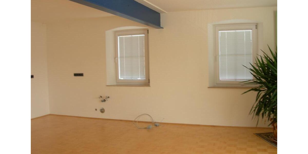 Etagenwohnung Lappersdorf - 5 Zimmer, 148 m&sup2;, 1.400&euro; | Angebot:25417748