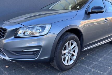 Volvo V60 Cross Country 138.000 km 13.590 &euro; Viernheim 68519