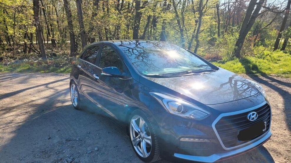 i30