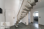 Coole 4-Zimmer-Maisonette-Wohnung mit Sonnenterrasse, Balkon u. Garage