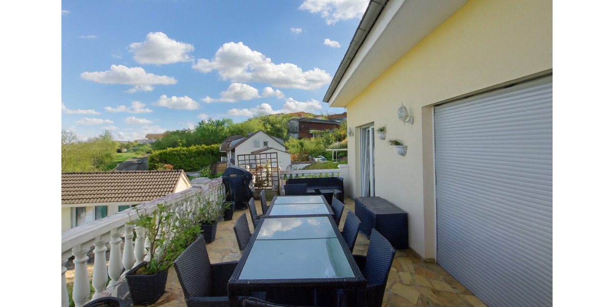 Villa Göppingen Bruckwasen - 7 Zimmer, 206 m&sup2;, 3.500&euro; | Angebot:26566211