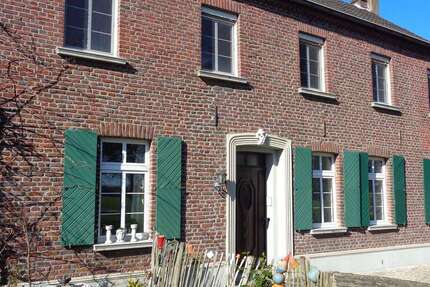 Haus Wachtendonk - 8 Zimmer, 300 m&sup2;, 1.600&euro; | Angebot:25367024