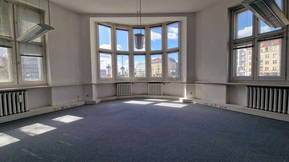Büro in Berlin 4.810 € 260 m²