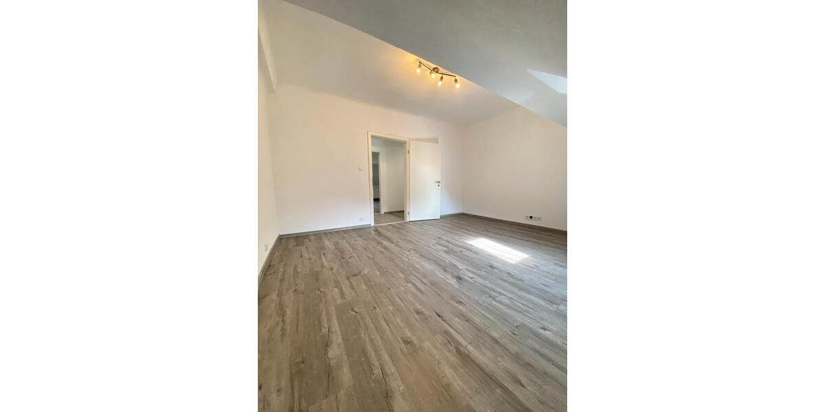 Dachgeschoßwohnung Mettlach - 2 Zimmer, 50 m&sup2;, 600&euro; | Angebot:26413210