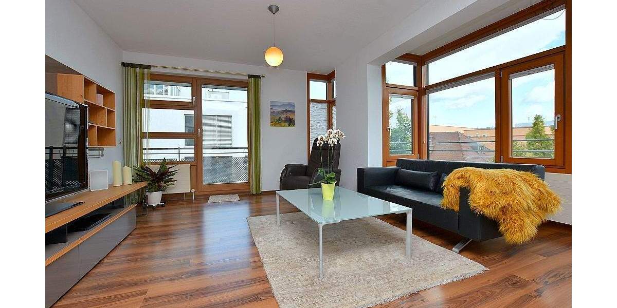 Moderne, geschmackvoll möblierte Wohnung mit Tiefgaragenplatz in Böblingen 2 zimmer