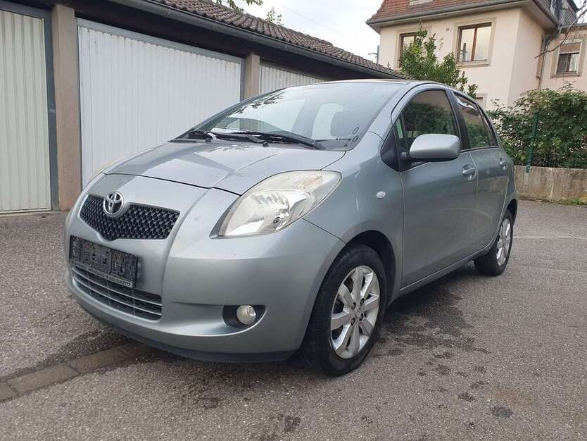 Toyota Yaris 167.000 km 3.300 € kehl 77694