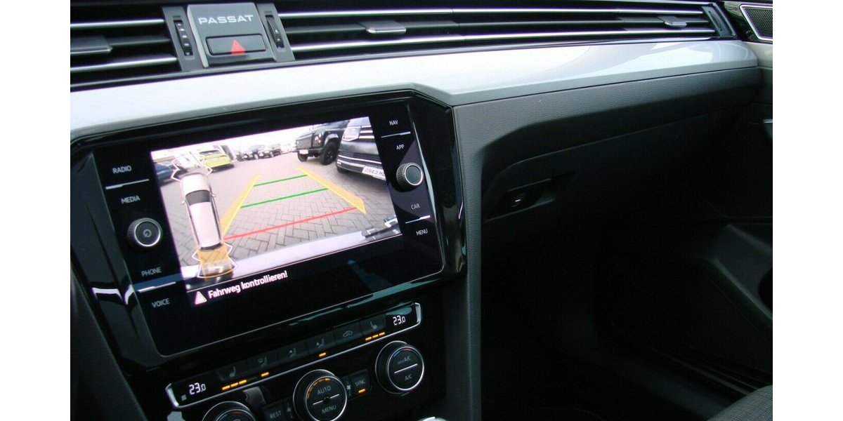 VW Passat 2.0TDi Business Panorama ACC IQ.Light 141.589 km 17.980 &euro; Falkensee 14612