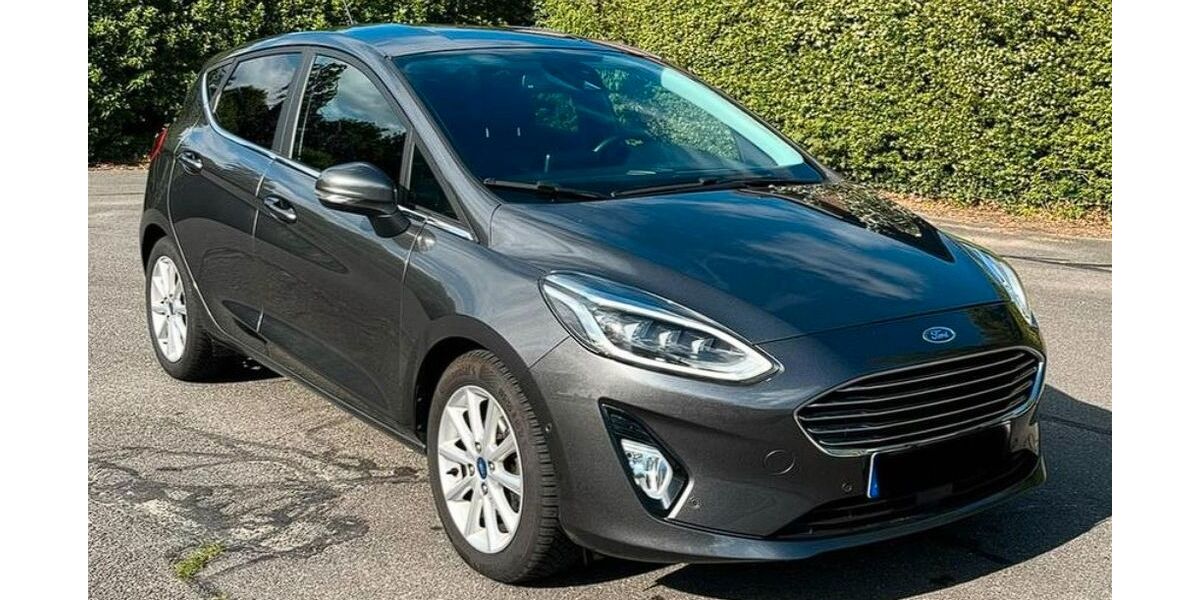 Ford Fiesta 98.000 km 10.500 &euro; Wackersdorf 92442