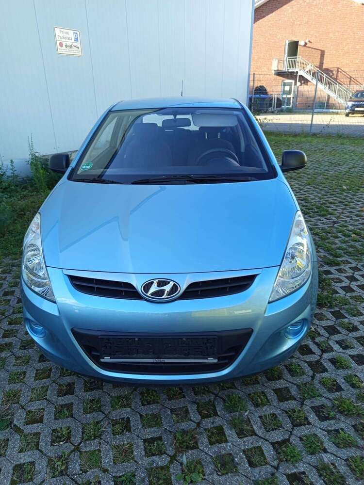 i20