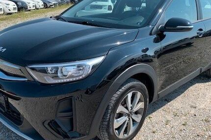 Kia Stonic 37.100 km 14.990 &euro; München 81827