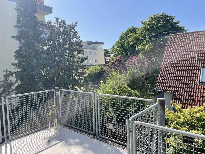 * Attraktiv * Familienfreundlich * Tolle Lage * 3,5 Zimmer * zwei Balkone * Tiefgarage *