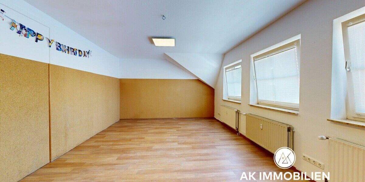 Etagenwohnung Hessisch Oldendorf - 6 Zimmer, 140 m&sup2;, 800&euro; | Angebot:26862704