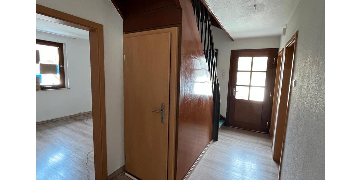 Doppelhaushälfte Siegen Eiserfeld - 4 Zimmer, 105 m&sup2;, 180.000&euro; | Angebot:26821761