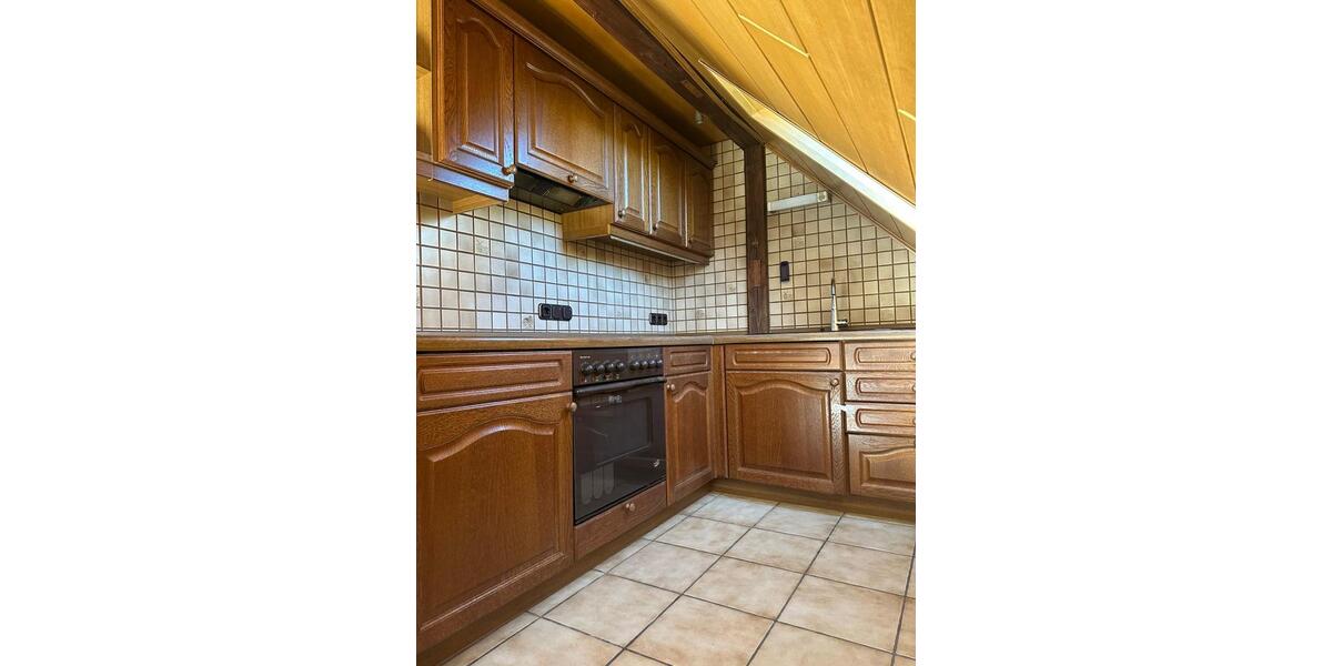 Etagenwohnung Lohra - 5 Zimmer, 145 m&sup2;, 900&euro; | Angebot:26293240