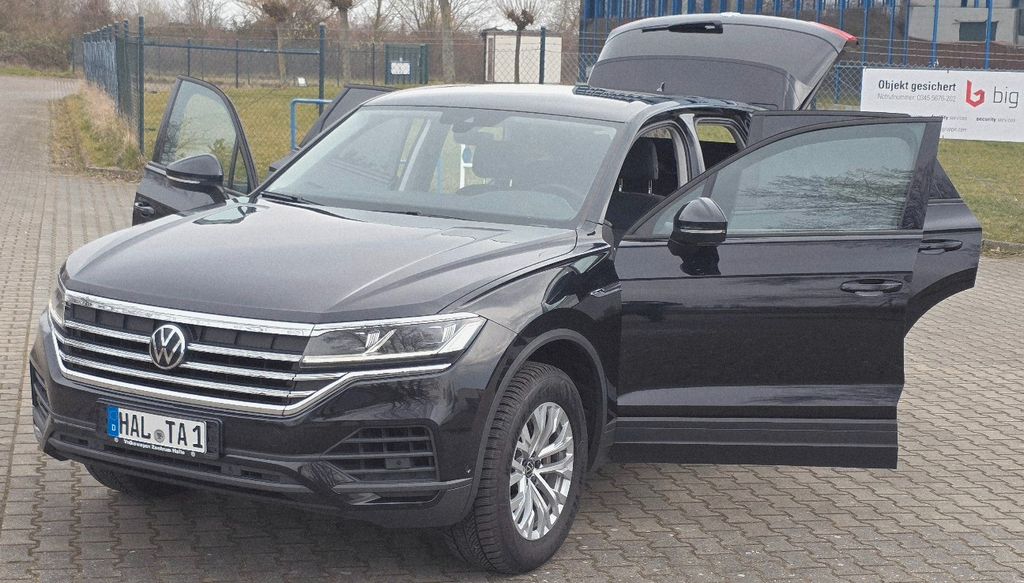 VW Touareg 197.800 km 28.900 &euro; Halle 06116