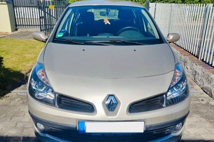 Renault Clio 119.092 km 2.999 &euro; Lauchhammer 01979