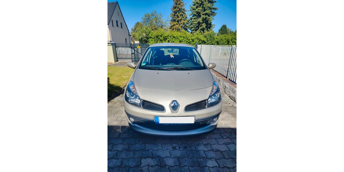 Renault Clio 119.092 km 3.199 &euro; Lauchhammer 01979