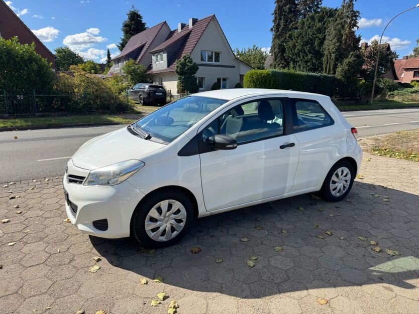 Toyota Yaris 263.000 km 2.800 € Stelle 21435