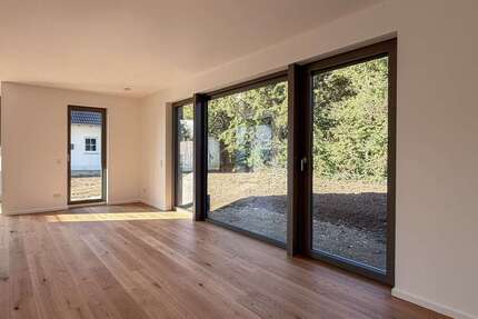 Haus Grünwald - 7 Zimmer, 143 m&sup2;, 7.000&euro; | Angebot:27658379