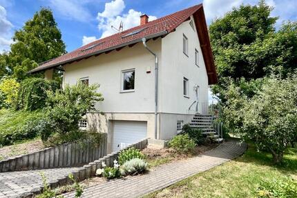 Einfamilienhaus mit Garage und großzügigem Garten in ruhiger Lage 5 zimmer
