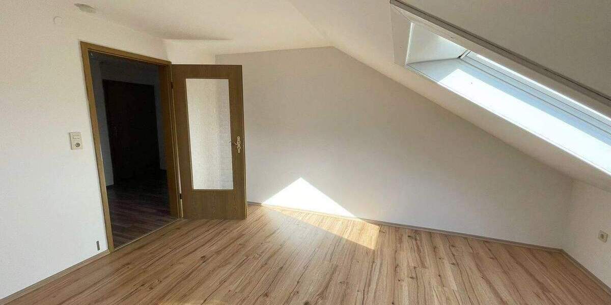 Etagenwohnung Kümmersbruck - 5 Zimmer, 80 m&sup2;, 850&euro; | Angebot:25682833