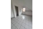 Moderne helle 3-Zimmer-Dachgeschoßwohnung mit Balkon, Garage und Einbauküche