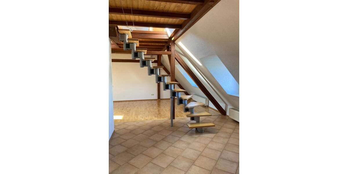 Dachgeschoßwohnung Elsteraue - 2 Zimmer, 60 m&sup2;, 360&euro; | Angebot:25965136