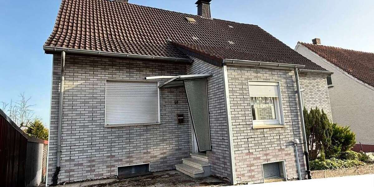 Einfamilienhaus Warburg - 4 Zimmer, 110 m&sup2;, 78.000&euro; | Angebot:25396139