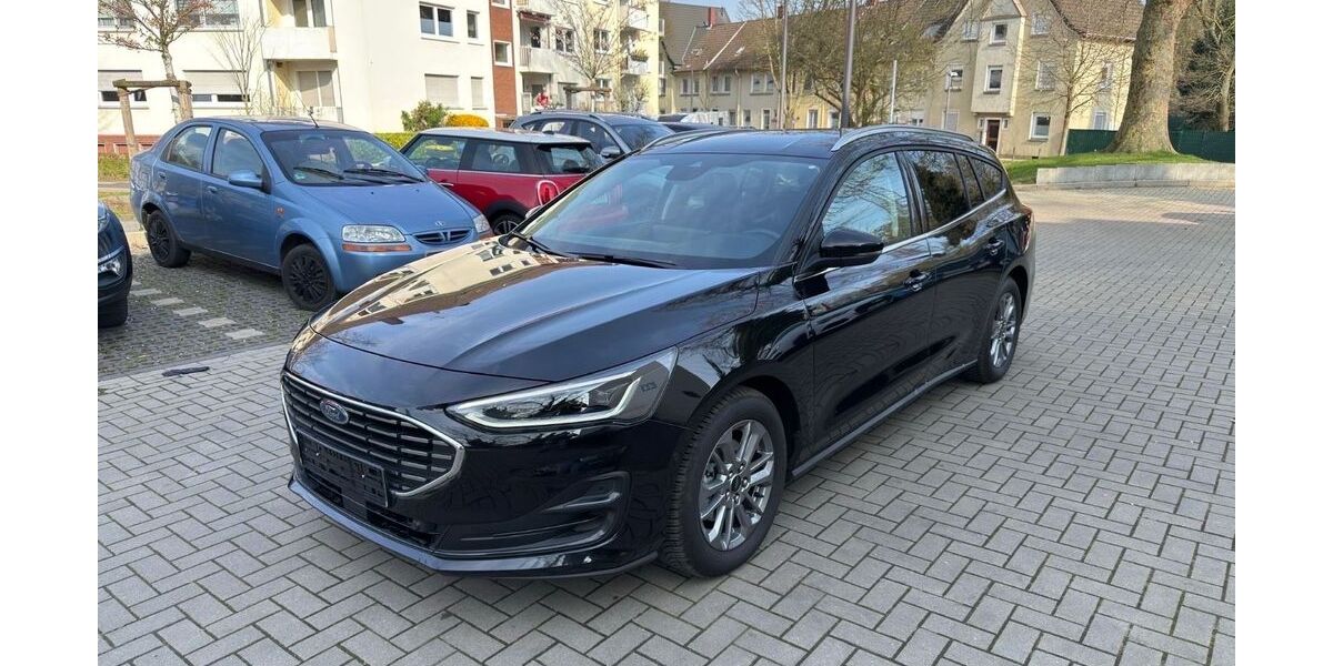 Ford Focus 15.100 km 22.799 &euro; Essen 45143