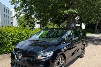 Renault Grand Scenic 82.840 km 17.999 &euro; Hamburg 22529