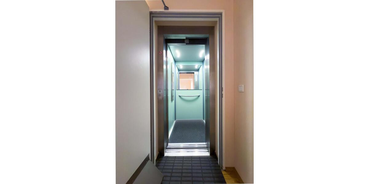 Wohnen mal anders! Imposante Dachgeschosswohnung mit Balkon und Aufzug! - Dachgeschoßwohnung Gera Alt-Bieblach | Angebot:26386423