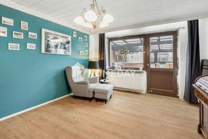 RMH mit Substanz, Wintergarten und Garten für Menschen mit Blick nach vorn 4 zimmer