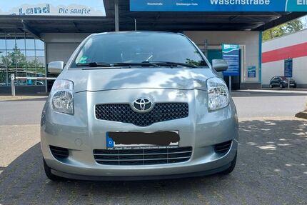 Toyota Yaris 72.000 km 3.300 &euro; Leverkusen 51375