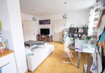 Hochwertig sanierte 4 ZKB m. Balkon im 1. OG am Ostpark in Regensburg