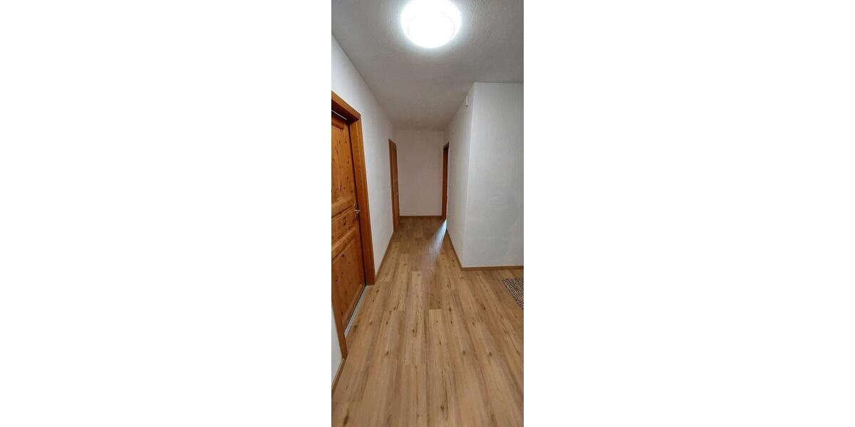 Etagenwohnung Hutthurm - 3 Zimmer, 104 m&sup2;, 700&euro; | Angebot:26633306