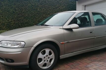 Opel Vectra 224.000 km 1.299 &euro; Wörth am Main 63939