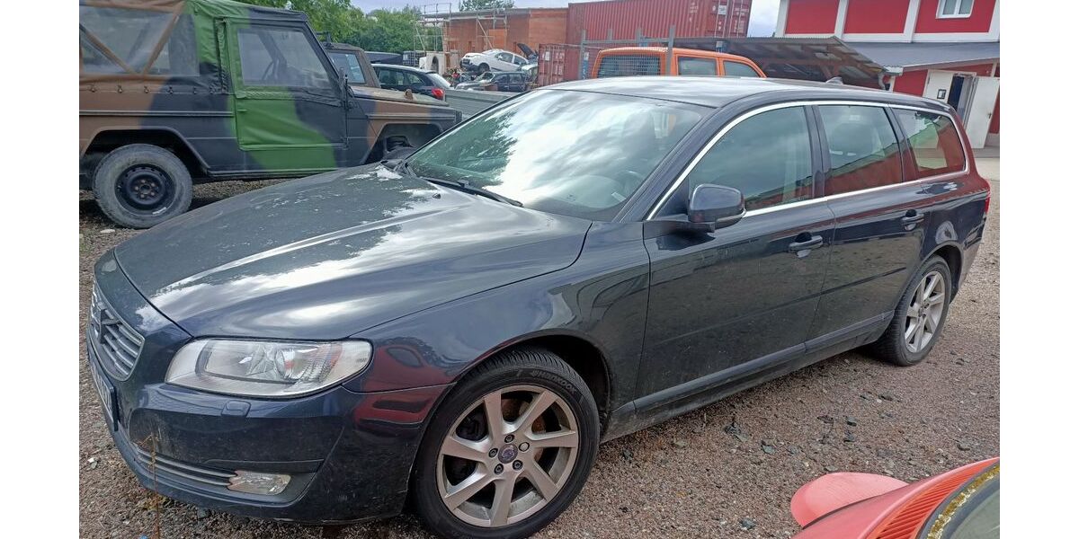 Volvo V70 176.907 km 8.000 &euro; Schkölen 07619