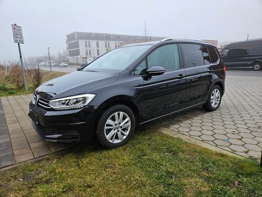 VW Touran 63.000 km 24.900 € Hamburg 21147