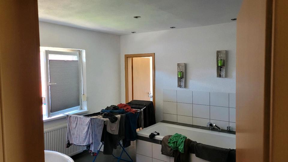 Einfamilienhaus Borken (Hessen) - 5 Zimmer, 170 m&sup2;, 180.000&euro; | Angebot:23088507