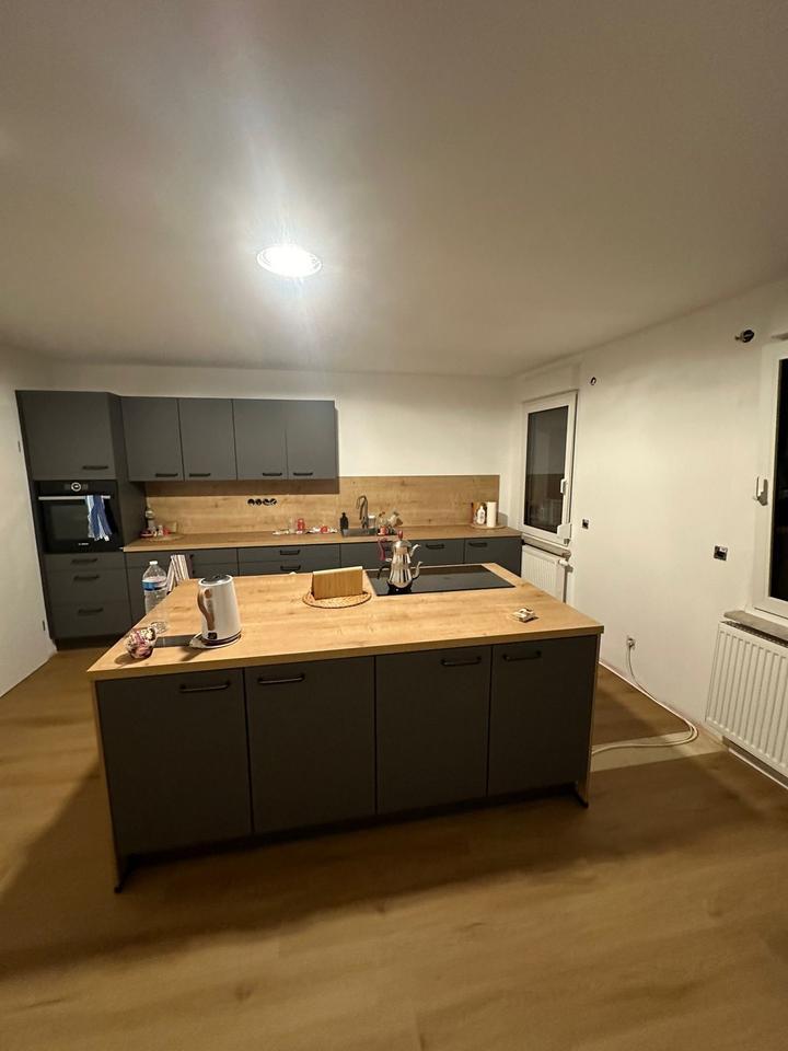 Großzügiges Haus mit Dachterasse zu vermieten. Kaltmiete 1.450