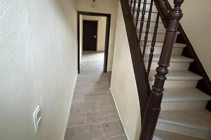 Haus Kleinblittersdorf - 7 Zimmer, 130 m&sup2;, 990&euro; | Angebot:26178412
