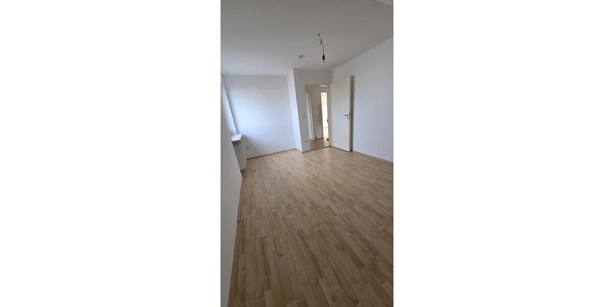 Dachgeschoßwohnung Pentling - 4 Zimmer, 60 m&sup2;, 900&euro; | Angebot:24995890