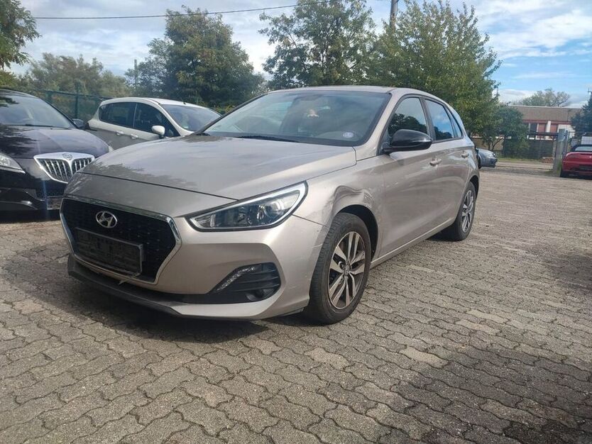 i30