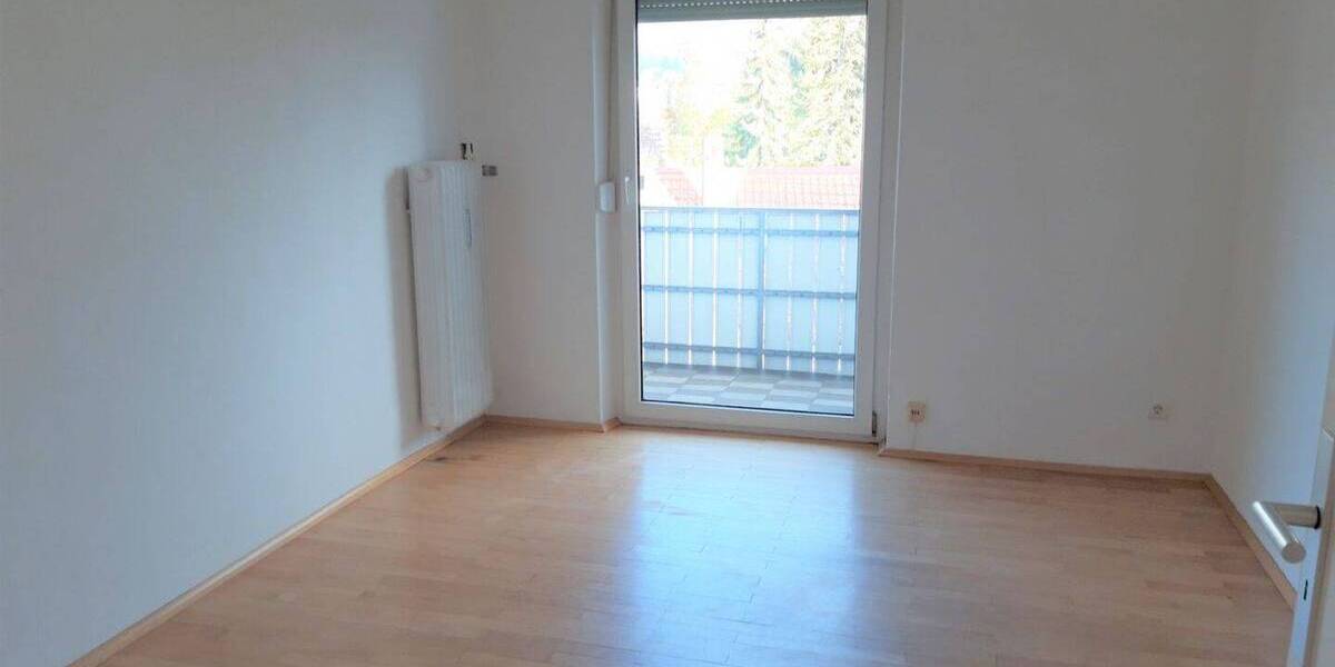 Etagenwohnung Amberg - 3 Zimmer, 94 m&sup2;, 790&euro; | Angebot:26450512